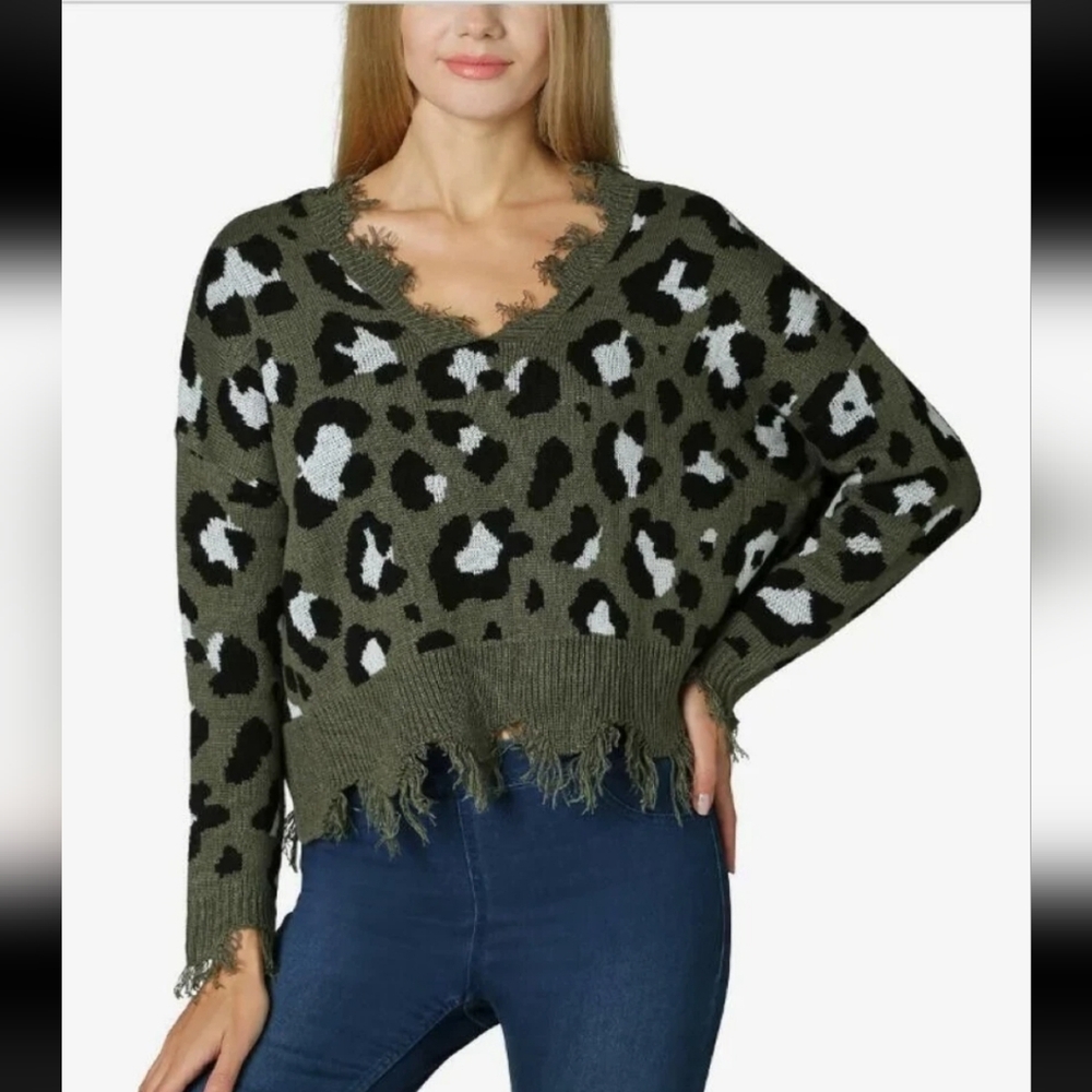 Polly & Esther Juniors' Destructed Animal-Print Sweater M